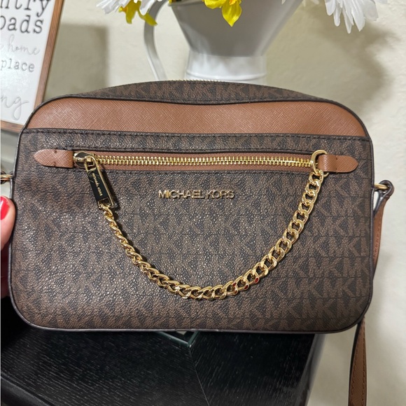 Michael Kors Jet Set Large Logo Crossbody Bag - Picture 9 of 9